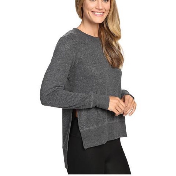 ALO Yoga Tops - Alo Yoga Glimpse Long Sleeve Top in Grey